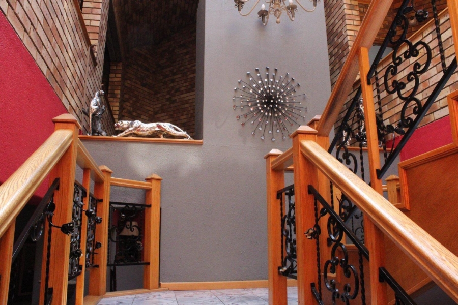 6 Bedroom Property for Sale in Van Der Hoff Park North West